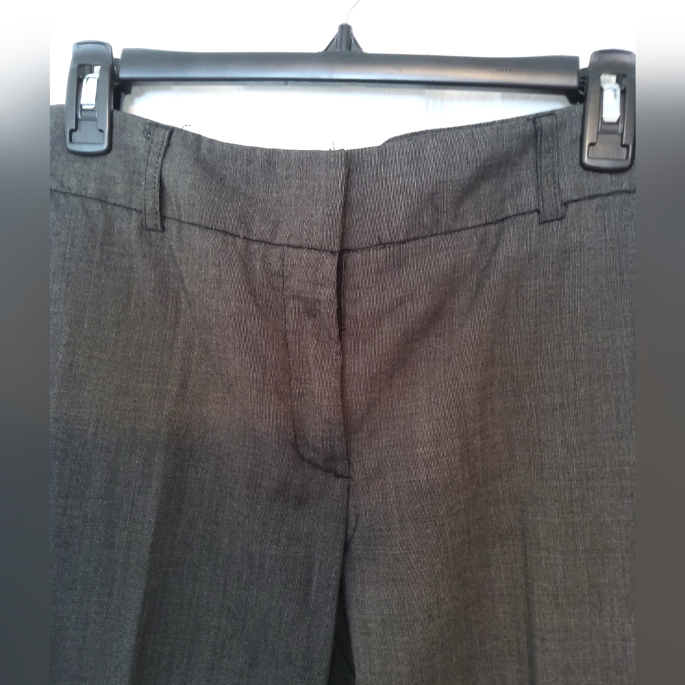 🌷NEW YORK & COMPANY 8 GREY PANTS